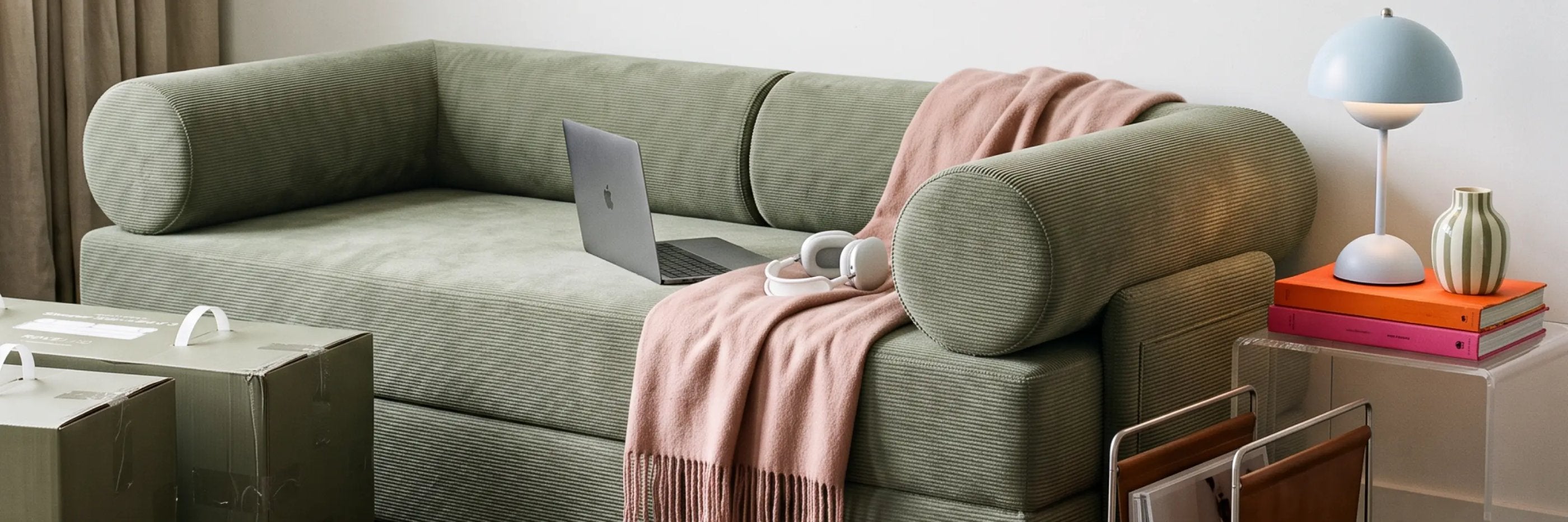 S8+ Sleeper Sofa Bed in Terraform Green — sofa by day, king-size bed by night | S8+ 梳化床